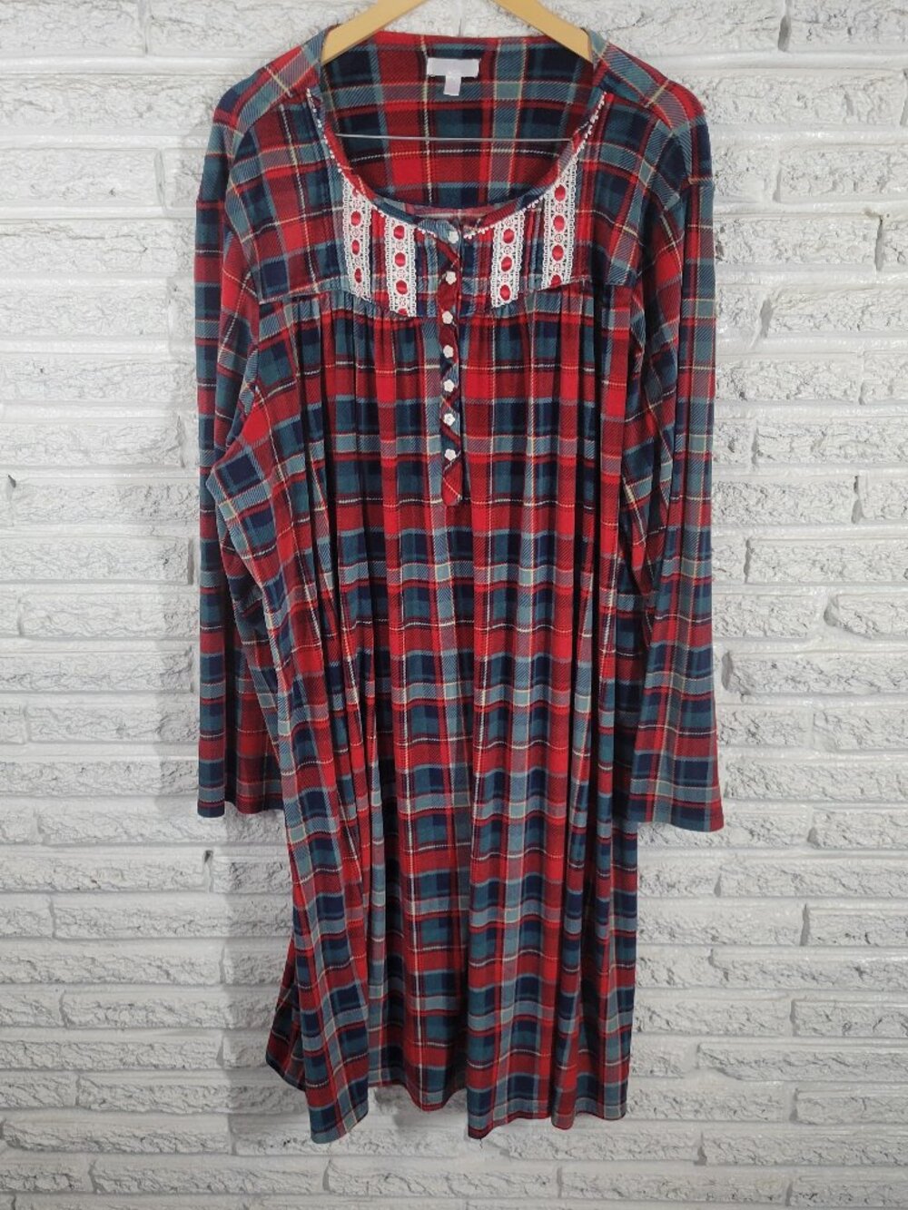 Secret Treasures Nightgown 4X Plus Plaid Flannel Robe Long Sleeve Red SWE99E